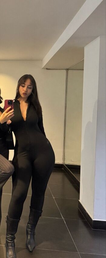 Full leaked Siamay/ private onlyfans photo