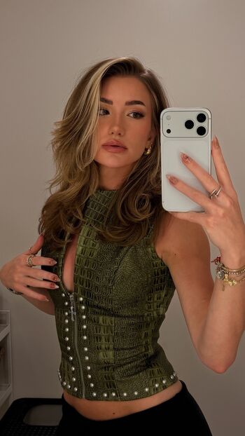 Full leaked Astabush page private onlyfans photo