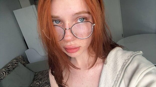 Connie_monus