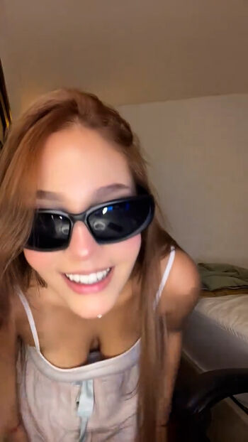 Full leaked Clairo/ private onlyfans photo