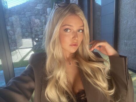 Full leaked Mariiiisel/ private onlyfans photo