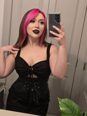 Full leaked Itsqueenmanda private onlyfans photo