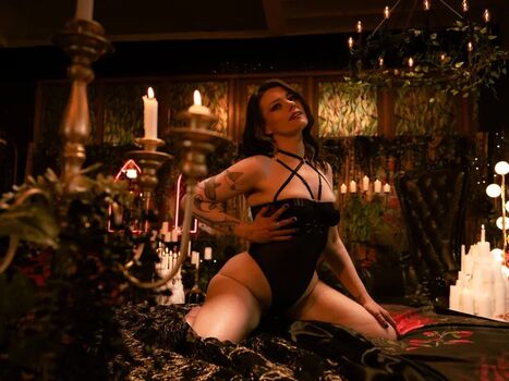 Lady Lena1