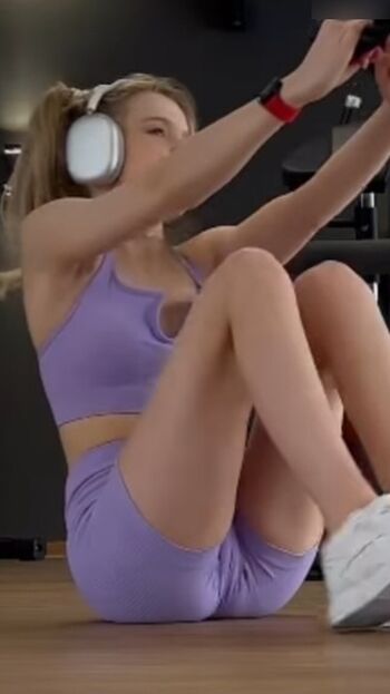Full leaked Lea peach private onlyfans photo