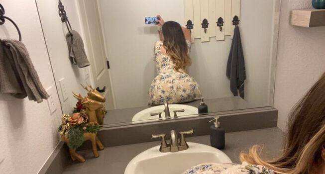 Full leaked Lexielvpez private onlyfans photo