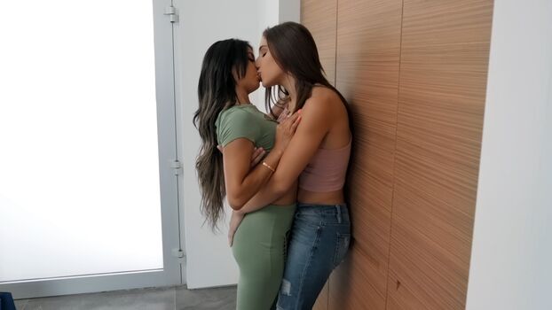 Full leaked Lilveronicar private onlyfans photo