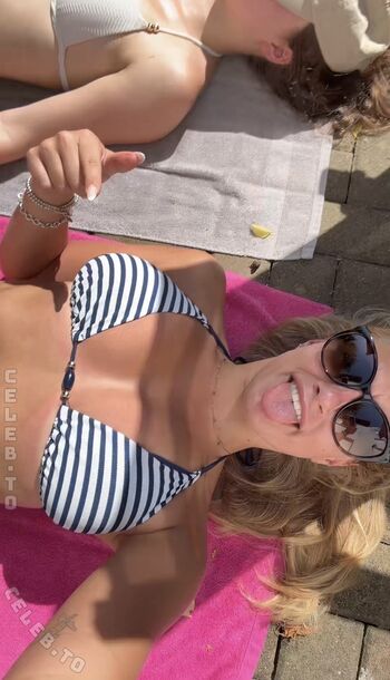Full leaked Loulou fbl page private onlyfans photo