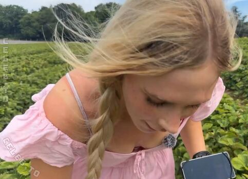 Full leaked Milschbaum private onlyfans photo