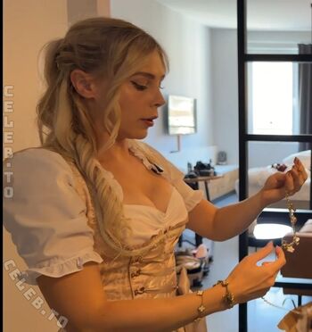 Full leaked Milschbaum private onlyfans photo