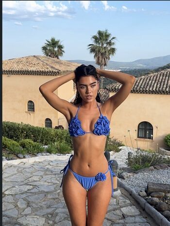 Full leaked Roxanarosuu private onlyfans photo