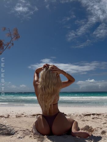 Full leaked Sophie charlott private onlyfans photo