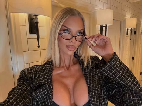 Full leaked Sylvijaa private onlyfans photo
