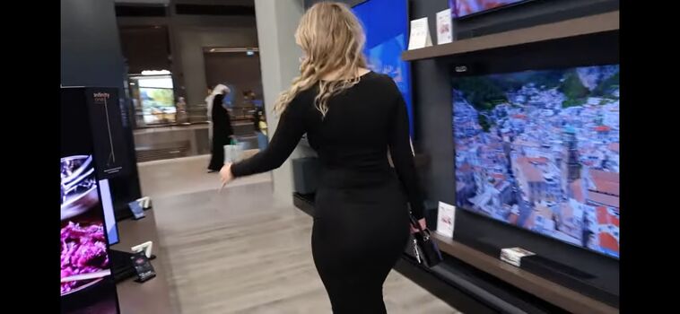 Full leaked Toomuchlucile private onlyfans photo