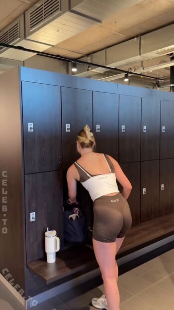 Full leaked Vallixpauline private onlyfans photo