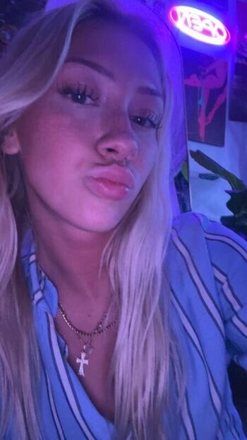 Full leaked Who is this private onlyfans photo