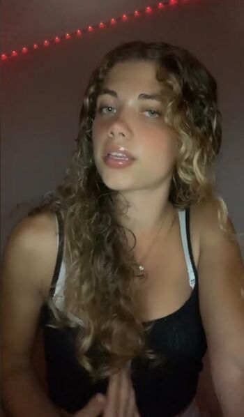 Full leaked Bitbirdies/ private onlyfans photo