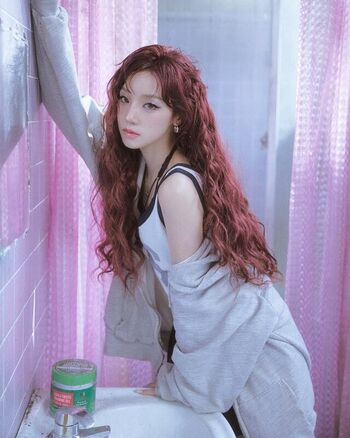 Full leaked Yuqi private onlyfans photo